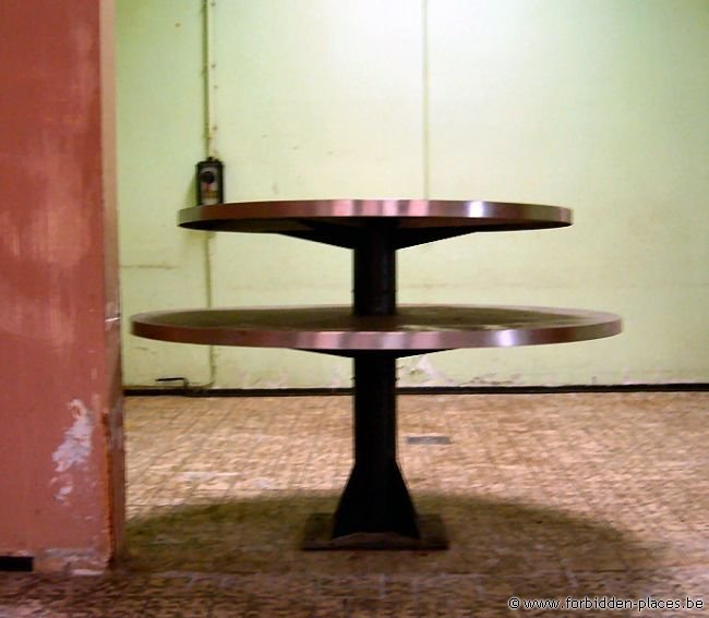 Verviers barracks - (c) Forbidden Places - Sylvain Margaine - Design table