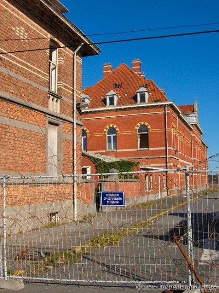 Hôpital militaire d'Ostende - (c) Forbidden Places - Sylvain Margaine - Encore une belle façade