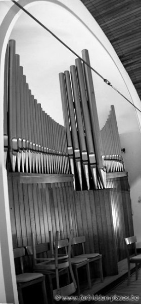Otzenrath ghost town - (c) Forbidden Places - Sylvain Margaine - Church organ