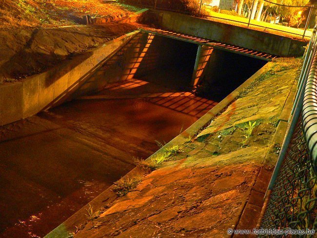 Australian underground drains - (c) Forbidden Places - Sylvain Margaine - Adelaide, Saint Peters'Twins. Entry...