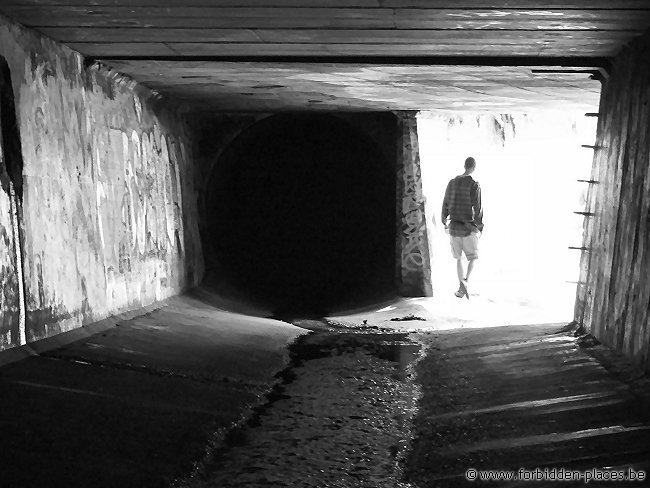 Australian underground drains - (c) Forbidden Places - Sylvain Margaine - Melbourne, the maze. Contrasts.