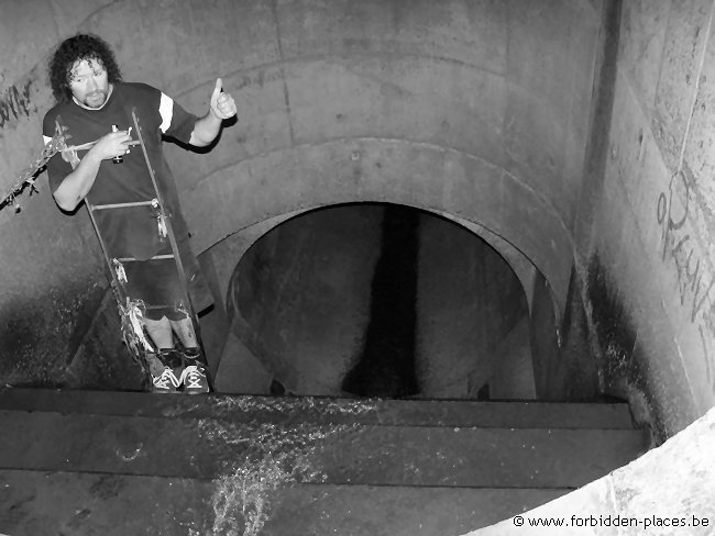 Canalisations souterraines australiennes - (c) Forbidden Places - Sylvain Margaine - Melbourne, G.O.D. My favourite model, Doug.