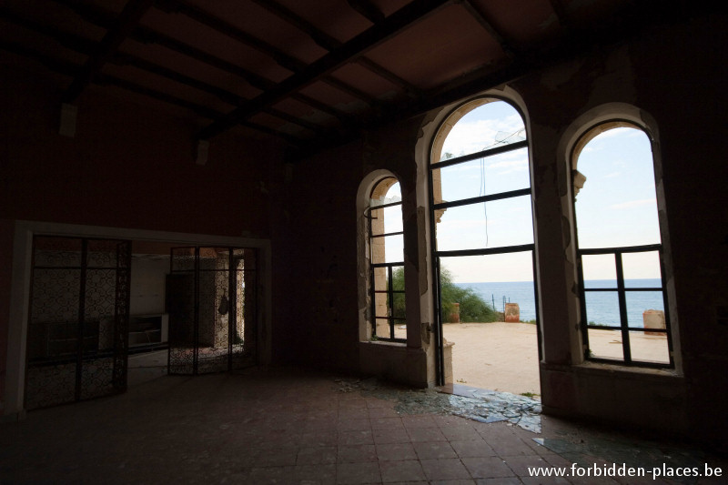 Portopalo's castle - (c) Forbidden Places - Sylvain Margaine - The lobby.