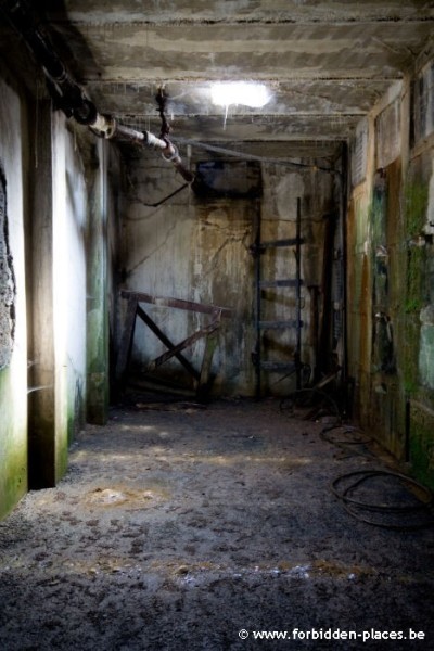 The abandoned crypt - (c) Forbidden Places - Sylvain Margaine - Cul-de-sac