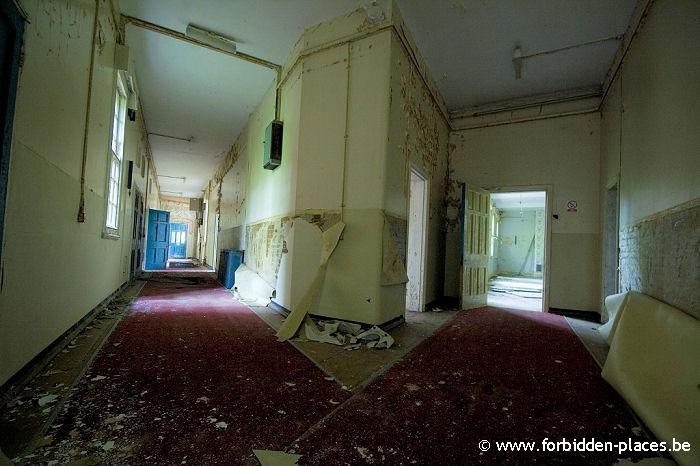 Hellingly hospital (East sussex mental asylum) - (c) Forbidden Places - Sylvain Margaine - Wide angle