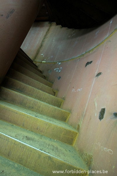 El astillero - (c) Forbidden Places - Sylvain Margaine - Stairs.