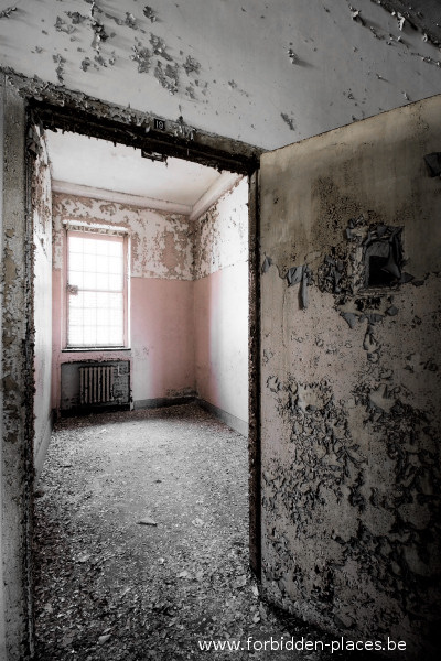 L'asile X - (c) Forbidden Places - Sylvain Margaine - 3 - Isolement