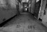 L'asile de Greystone: 1- Bienvenue. Dans le couloir des chambres d'isolement, les patient 'libres' pouvaient, sous le regard des enferm�s, jouer au palet... Sylvain Margaine (c) www.Forbidden-Places.net