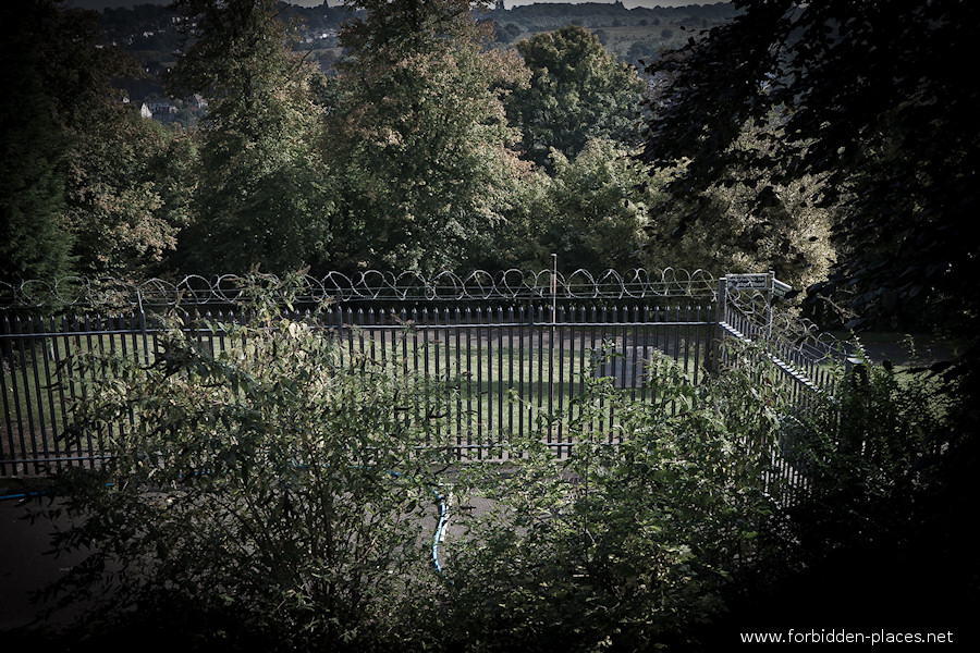 L’Asile de Cane Hill - (c) Forbidden Places - Sylvain Margaine - 21 - La méchante clôture.