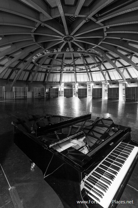 The Palais Garnier - (c) Forbidden Places - Sylvain Margaine - 5- Rehearsal's room.