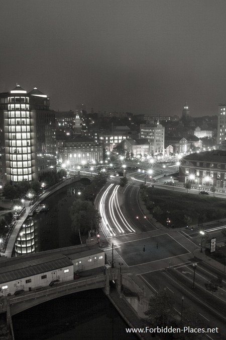 Rooftops Around The World - (c) Forbidden Places - Sylvain Margaine - 8 - Brussels.