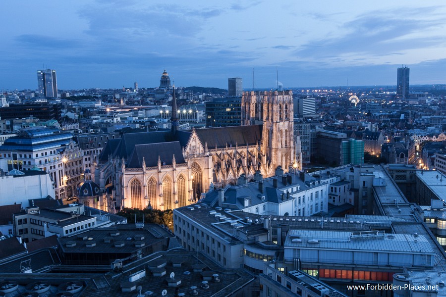 Rooftops Around The World - (c) Forbidden Places - Sylvain Margaine - 10 - The Cathedral.