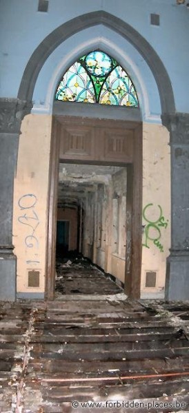 Le Valdor hospital - (c) Forbidden Places - Sylvain Margaine - Chapel again...