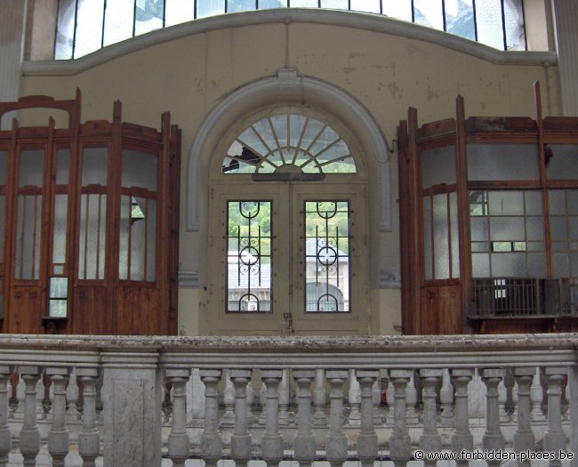 Canfranc railway station - (c) Forbidden Places - Sylvain Margaine - The exit to the Spanish pier