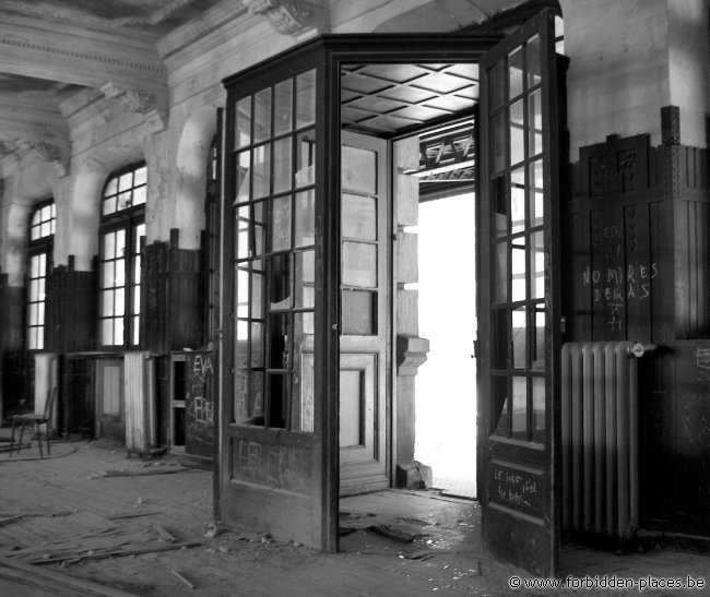 Canfranc railway station - (c) Forbidden Places - Sylvain Margaine - Kitchen