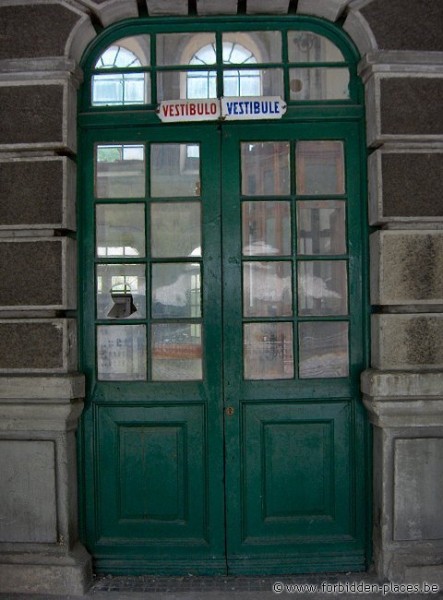 Canfranc railway station - (c) Forbidden Places - Sylvain Margaine - Main entry