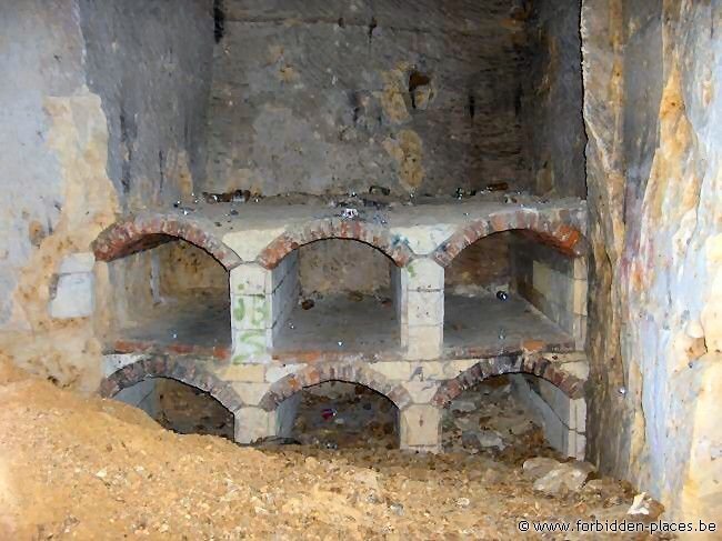 Carrières souterraines de Caestert - (c) Forbidden Places - Sylvain Margaine - Un ancien four à pain souterrain