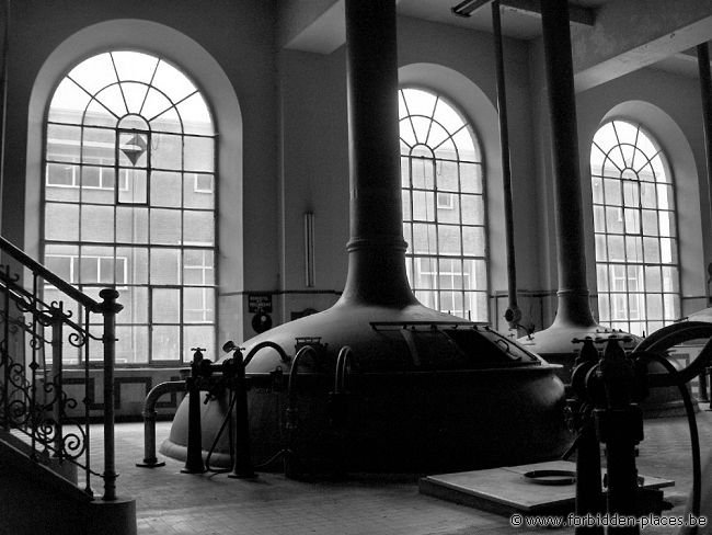 Stella-Artois abandoned brewery - (c) Forbidden Places - Sylvain Margaine - Backlight