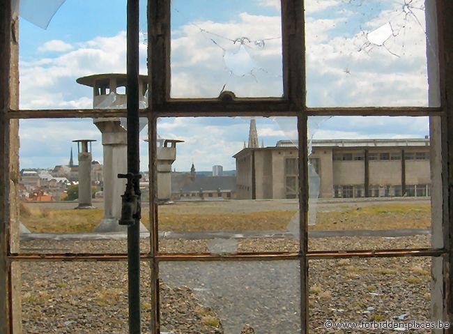 Stella-Artois abandoned brewery - (c) Forbidden Places - Sylvain Margaine - Sight on the city