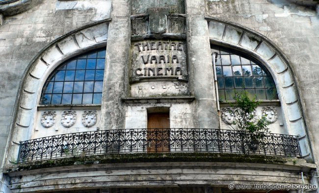 The Cinema Theater Varia - (c) Forbidden Places - Sylvain Margaine - The balcony