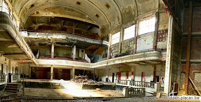 El Cine Teatro Varia - (c) Forbidden Places - Sylvain Margaine - View from the stage