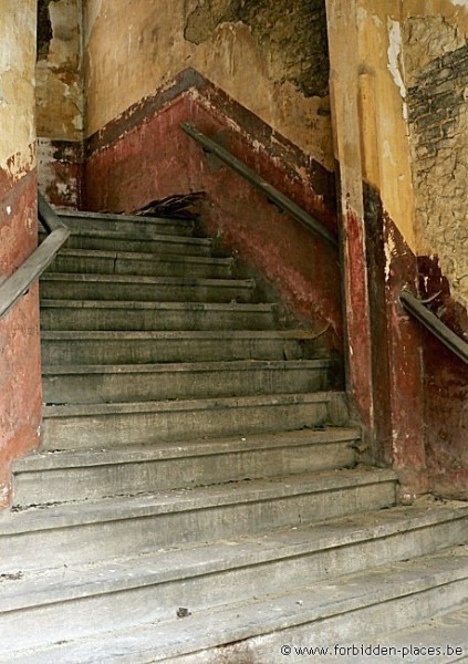 El Cine Teatro Varia - (c) Forbidden Places - Sylvain Margaine - Towards the balcony