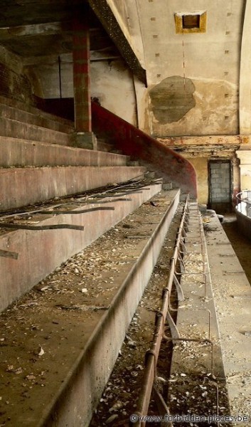 Le Cinéma-théâtre Varia - (c) Forbidden Places - Sylvain Margaine - Encore les gradins...