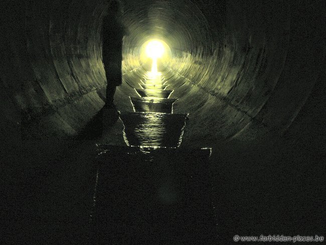 Australian underground drains - (c) Forbidden Places - Sylvain Margaine - Melbourne, the great Stairway. Exit.