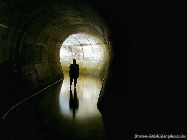 Australian underground drains - (c) Forbidden Places - Sylvain Margaine - Melbourne, the Slide. Pretty curves.