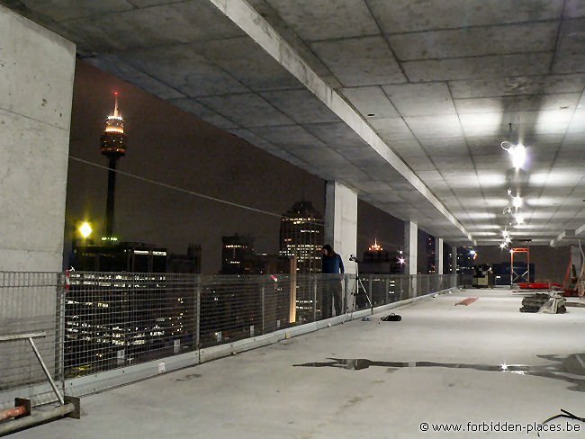 Toiturophilie en Australie - (c) Forbidden Places - Sylvain Margaine - Sydney, pose dangereuse