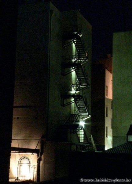 Australian rooftops - (c) Forbidden Places - Sylvain Margaine - Adelaide, backstairs