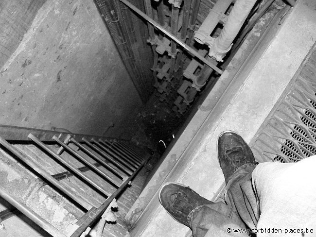 Australian rooftops - (c) Forbidden Places - Sylvain Margaine - Climbing...