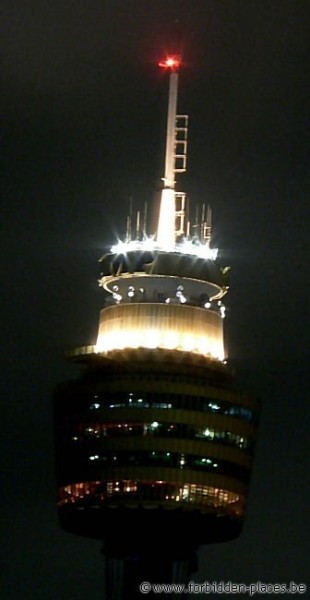 Australian rooftops - (c) Forbidden Places - Sylvain Margaine - Sydney, zoom 12x