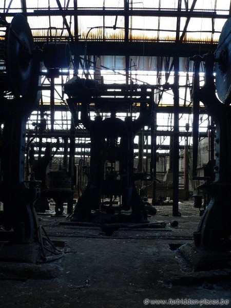 La fábrica de pernos Böel demolida - (c) Forbidden Places - Sylvain Margaine - The creature in the darkness I