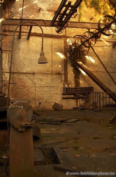 La fábrica de pernos Böel demolida - (c) Forbidden Places - Sylvain Margaine - Tiny lamp