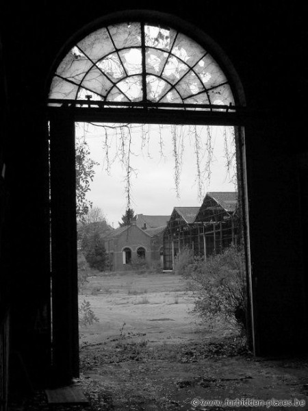 Verlipack Jumet - (c) Forbidden Places - Sylvain Margaine - Windows, 2/5