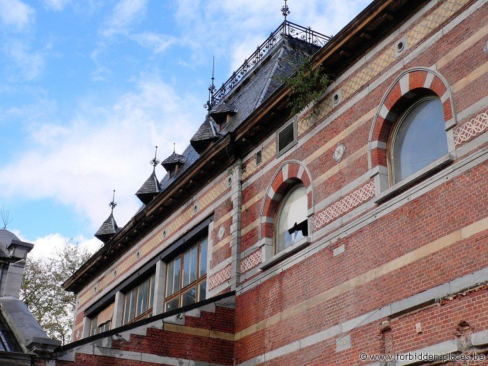 El Museo de los Horrores o la Escuela de Veterinaria de Anderlecht - (c) Forbidden Places - Sylvain Margaine - Façade