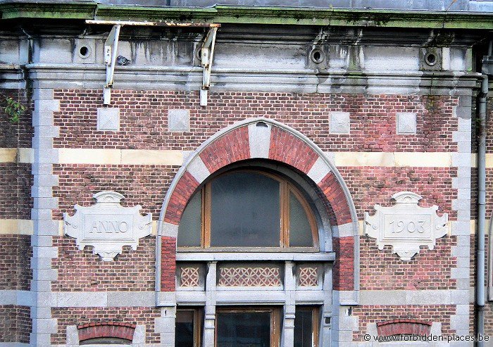 Le Musée Des Horreurs ou L'Ecole Vétérinaire d'Anderlecht - (c) Forbidden Places - Sylvain Margaine - Anno 1903