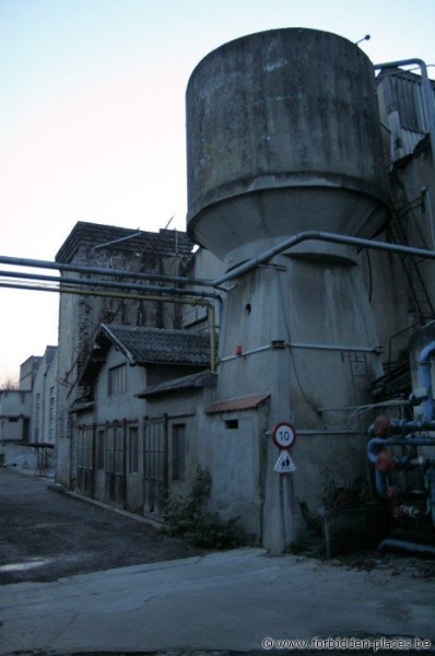 La fábrica de boinas vascas Pierre Laulhère - (c) Forbidden Places - Sylvain Margaine - Le petit château d'eau