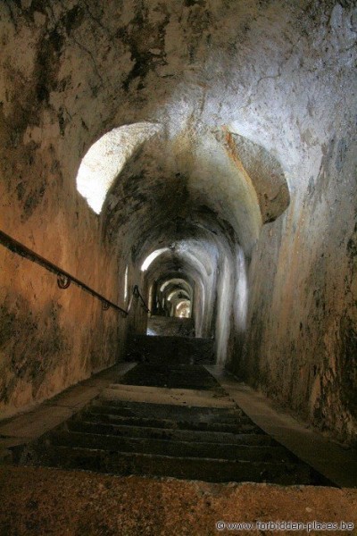 Le Fort du Portalet - (c) Forbidden Places - Sylvain Margaine - Escalier