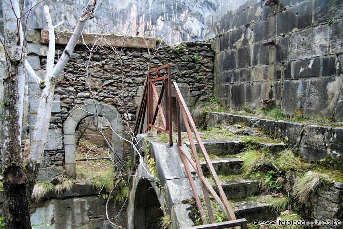 Fort Portalet - (c) Forbidden Places - Sylvain Margaine - Small bridge above the main entrance