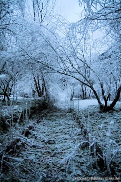 La Goutte d'eau (the 'Water Drop') - (c) Forbidden Places - Sylvain Margaine - The ghost railway, leading to Spain