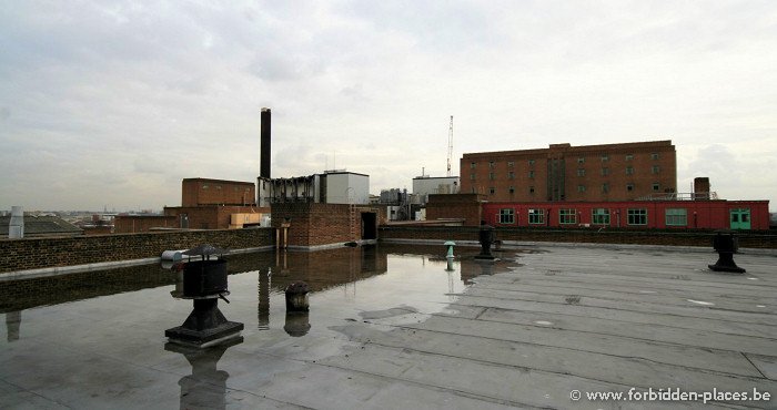 Park Royal Guinness Brewery - (c) Forbidden Places - Sylvain Margaine - Rooftops