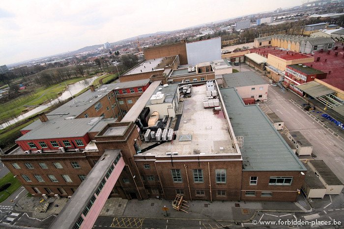 Park Royal Guinness Brewery - (c) Forbidden Places - Sylvain Margaine - Labs, officies and vathouse