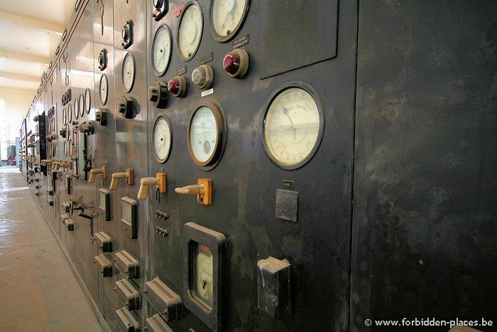 Park Royal Guinness Brewery - (c) Forbidden Places - Sylvain Margaine - Control panels