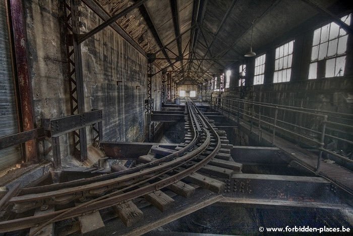 La centrale électrique de Westport - (c) Forbidden Places - Sylvain Margaine - Les rails pour l'alimentation en charbon par les wagonnets