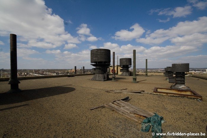 Westport power plant - (c) Forbidden Places - Sylvain Margaine - Second hall, rust paradise