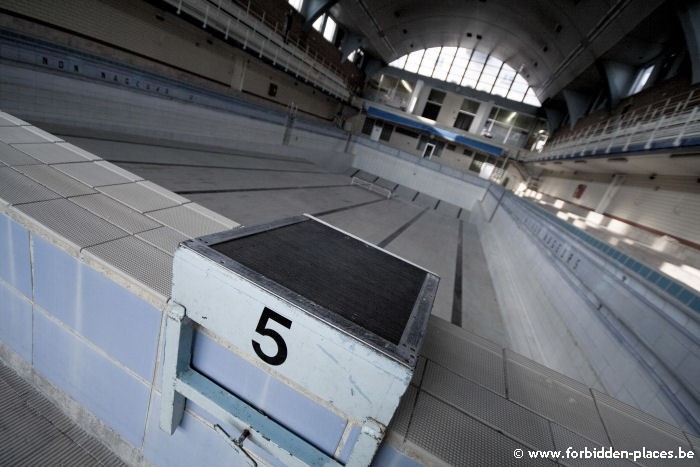 La piscine de la Sauvenière - (c) Forbidden Places - Sylvain Margaine - Plongeoir