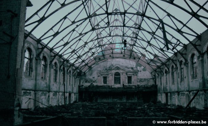 El hospital mental de Wet Park - (c) Forbidden Places - Sylvain Margaine - The roof