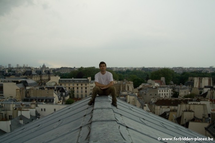 Saint sulpice secrets - (c) Forbidden Places - Sylvain Margaine - Rooftop!